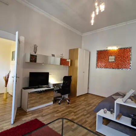 Center Royalty 아파트